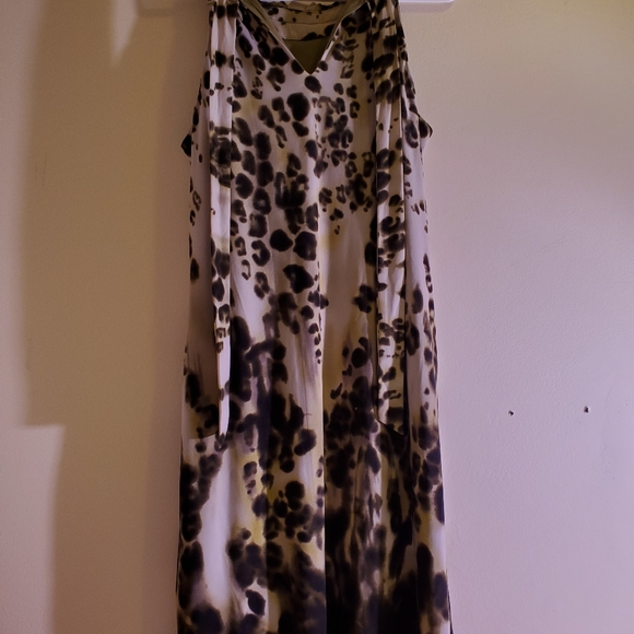 Just....Taylor Dress - Picture 2 of 6